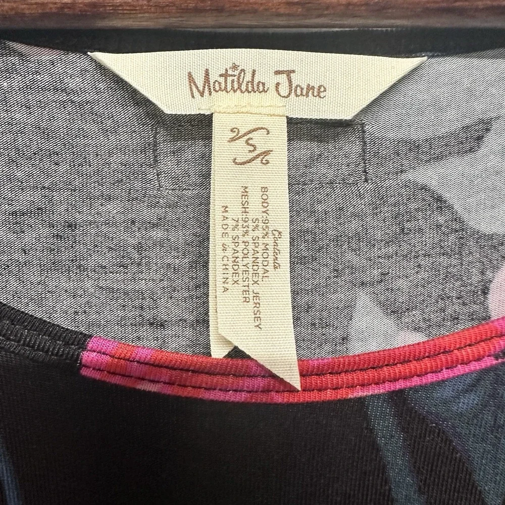 Matilda Jane Womens Top Size S Tunic Black Floral Long Sleeve‎ Scoop Neck Knit